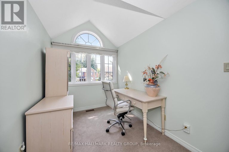28845636/1725-autumn-ridge-drive/chapel-hill/ottawa/ontario/K1C6Z1_32
