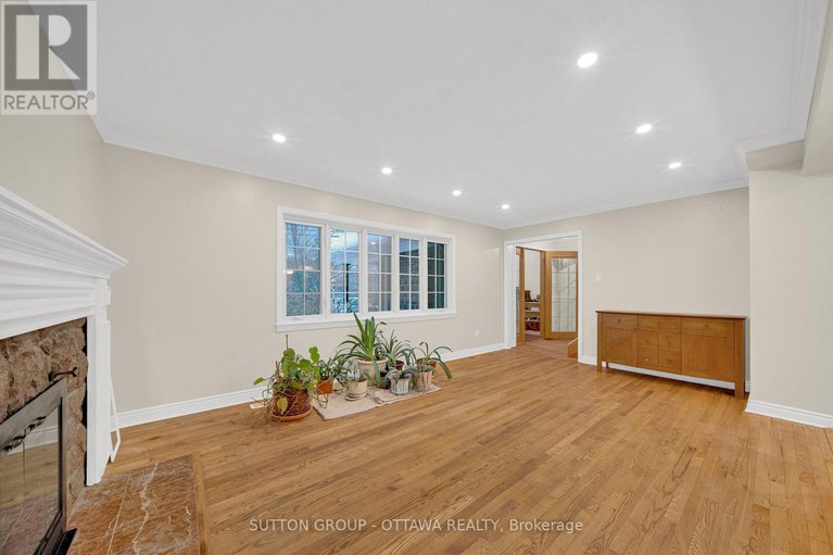 29185159/661-blair-road/rothwell-heights/ottawa/ontario/K1J7M4_11