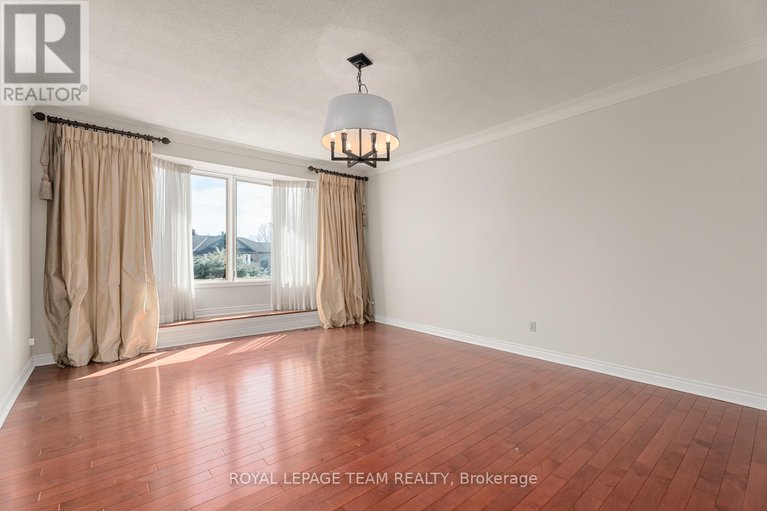 28088968/48-cedarhill-drive/cedar-hillorchard-estates/ottawa/ontario/K2R1C3_6
