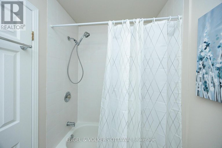 28416251/164-rochester-street/west-centre-town/ottawa/ontario/K1R7M4_39