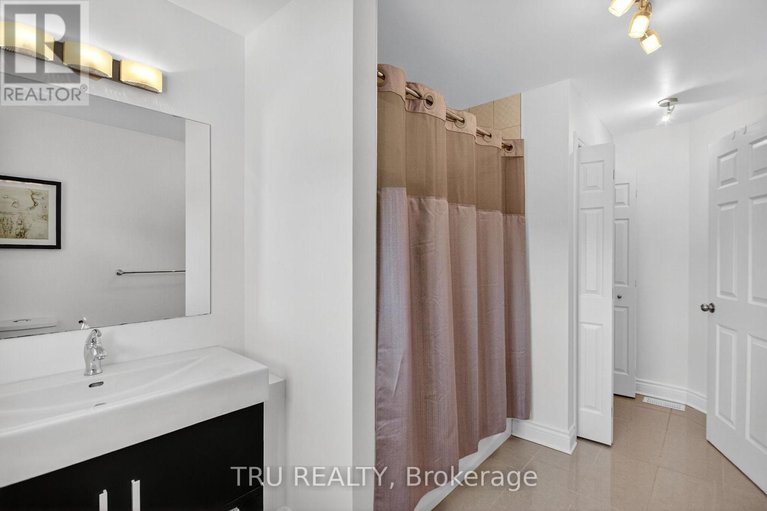 29412687/2642-palings-private/emerald-woodssawmill-creek/ottawa/ontario/K1T4A4_29