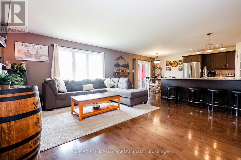 28809789/133-st-george-street-e/alexandria/north-glengarry/ontario/K0C1A0_10