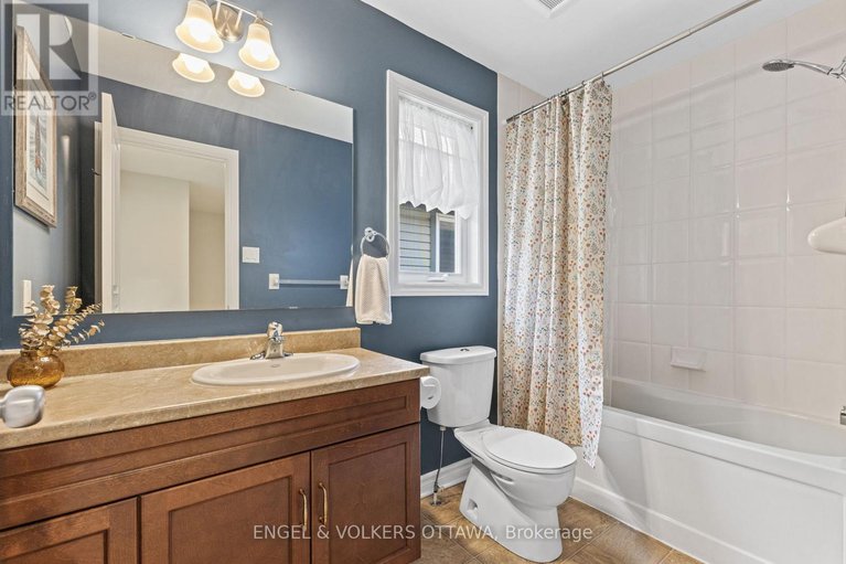 28528943/18-mccooeye-lane/stittsville-central/ottawa/ontario/K2S1B9_21