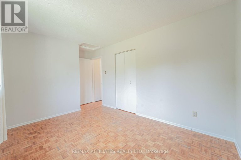 28708608/208-old-colony-road-e/glencairnhazeldean/ottawa/ontario/K2L1M7_21