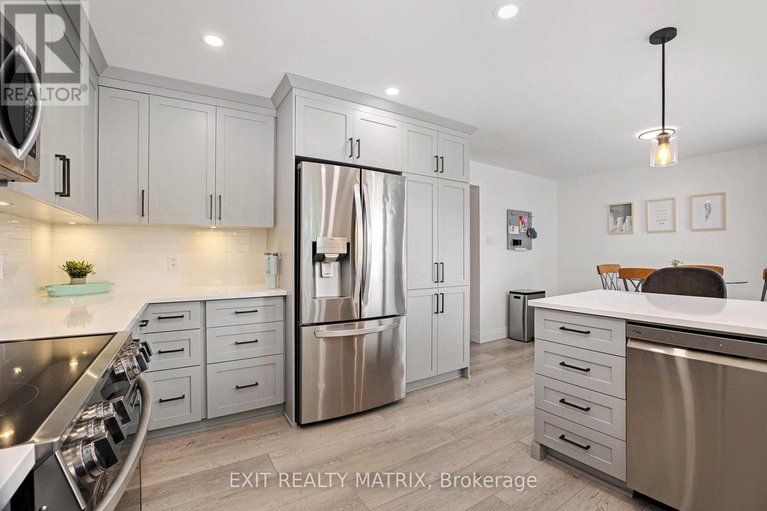 28425812/23-weybridge-drive/cedargrovefraserdale/ottawa/ontario/K2J4A1_20