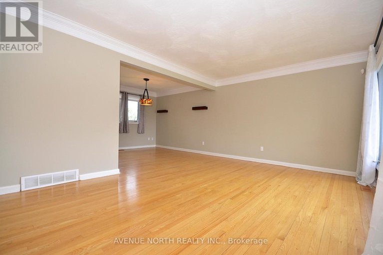 28262134/866-claude-street/castle-heightsrideau-high/ottawa/ontario/K1K2S6_8
