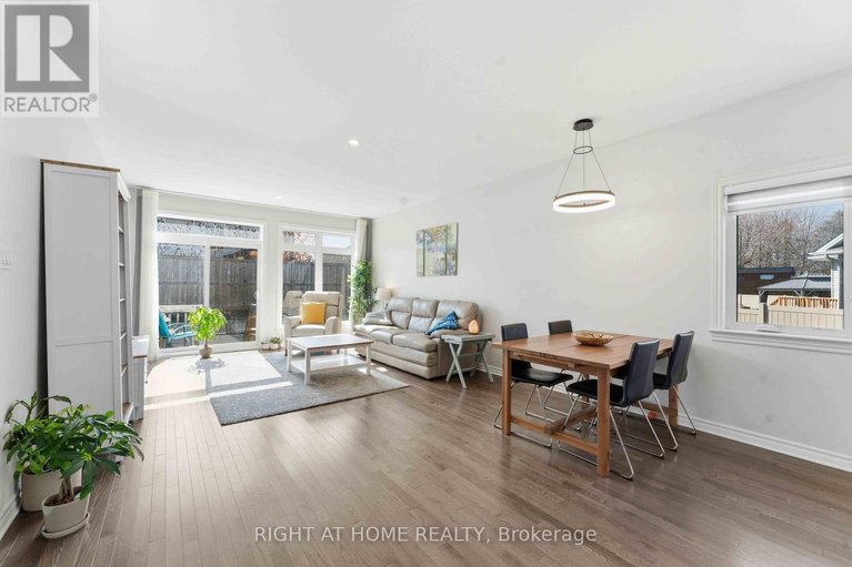 29564019/272-maygrass-way/remainder-of-stittsville-area/ottawa/ontario/K2S2K9_2