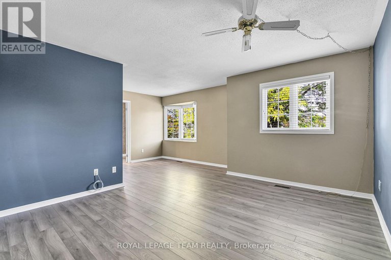 29052071/310-mceachern-crescent/bilberry-creekqueenswood-heights/ottawa/ontario/K1E3K2_17