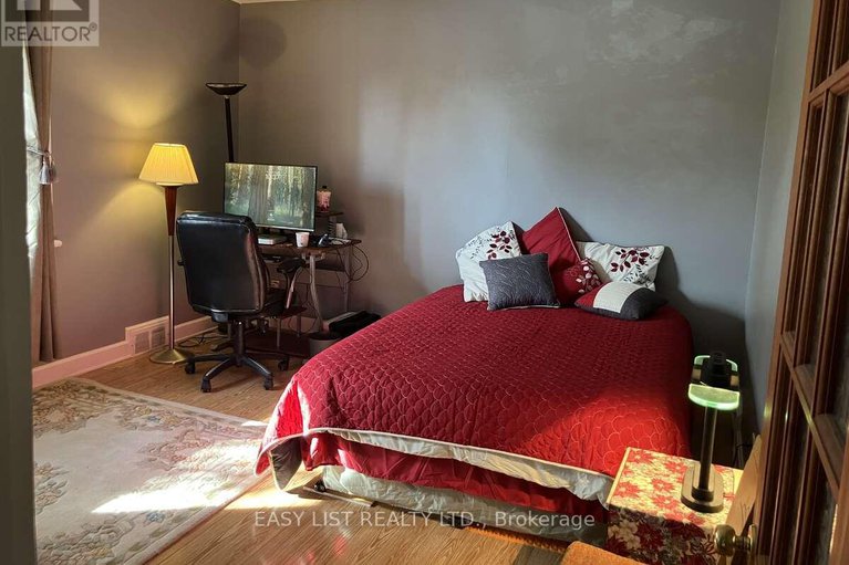 27540685/271-mcarthur-avenue/vanier/ottawa/ontario/K1L6P3_17