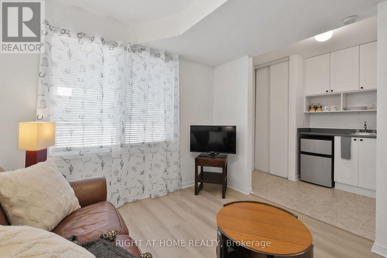 28668515/85-thornbury-crescent/centrepointe/ottawa/ontario/K2G6C4_21