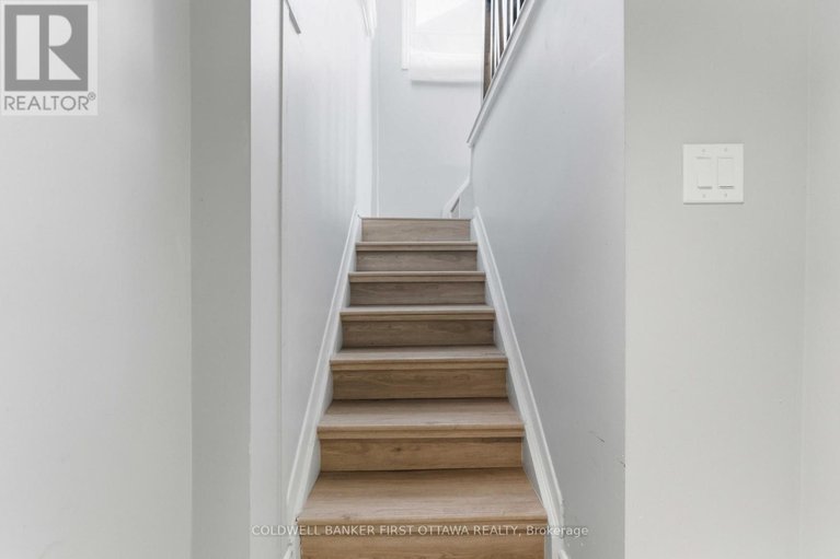 29677913/260-keyworth-avenue/ottawa-westtunneys-pasture/ottawa/ontario/K1Y0G1_19