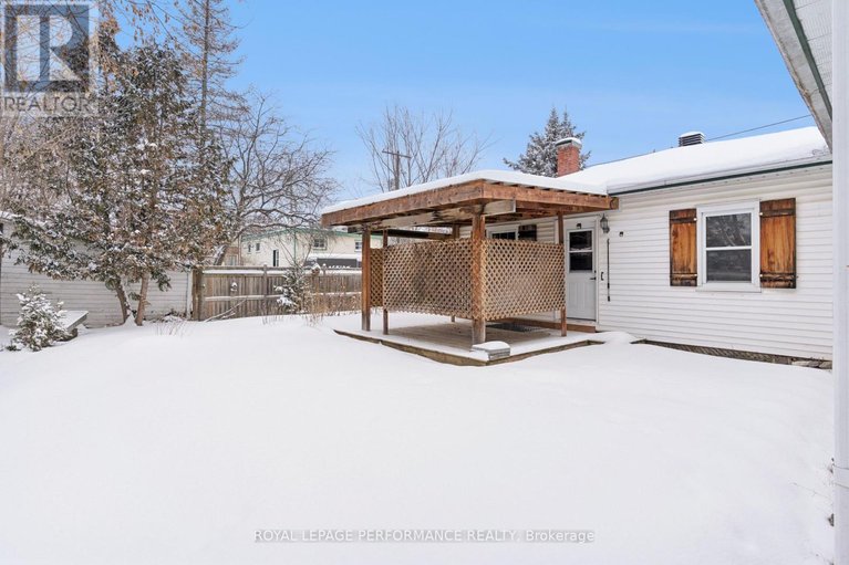 29513400/121-elizabeth-street/pakenham/mississippi-mills/ontario/K0A2X0_32