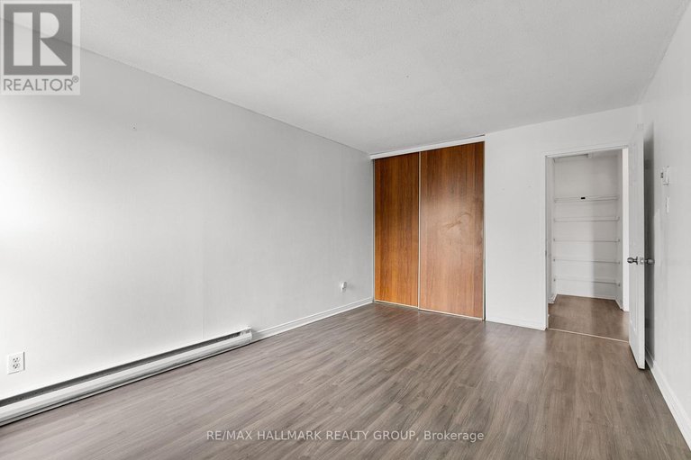 28993816/137-3445-uplands-drive/hunt-club/ottawa/ontario/K1V9N5_15