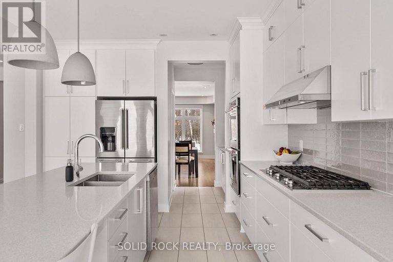 29234213/242-shinleaf-crescent/mer-bleuebradley-estatesanderson-park/ottawa/ontario/K1W0J2_13