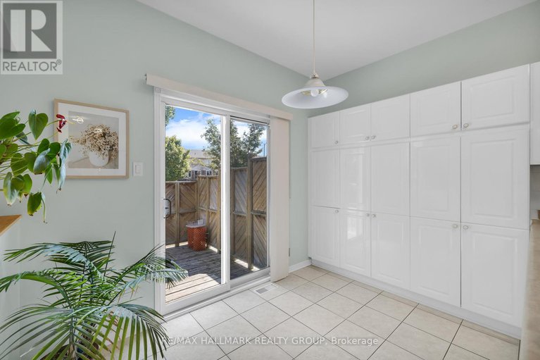 28728271/1087-rocky-harbour-crescent/riverside-southgloucester-glen/ottawa/ontario/K1V1V4_17