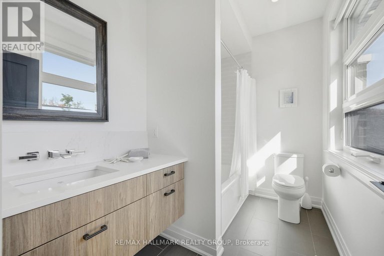 29074044/120-des-tournesols-court/mer-bleuebradley-estatesanderson-park/ottawa/ontario/K1W0J2_28