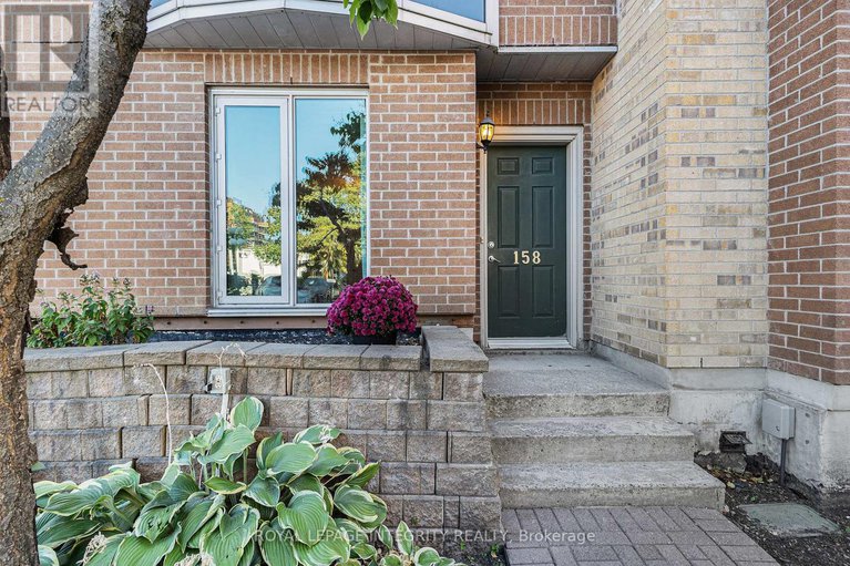 28905631/1a-150-york-street/lower-townbyward-market/ottawa/ontario/K1N1K9_3