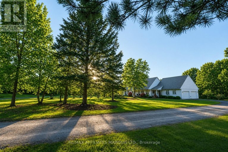 29664114/18537-stonehouse-point-road/south-glengarry-charlottenburgh-twp/south-glengarry/ontario/K6H5R5_2