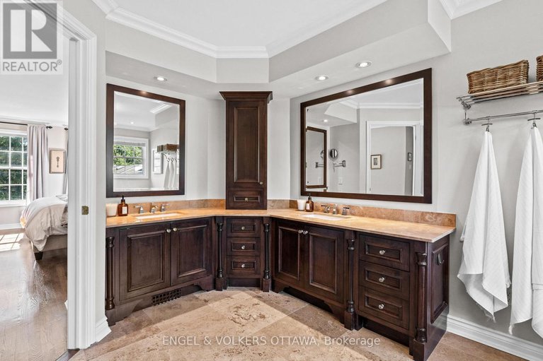 28790851/5557-pettapiece-crescent/manotick-village-manotick-estates/ottawa/ontario/K4M1C5_33