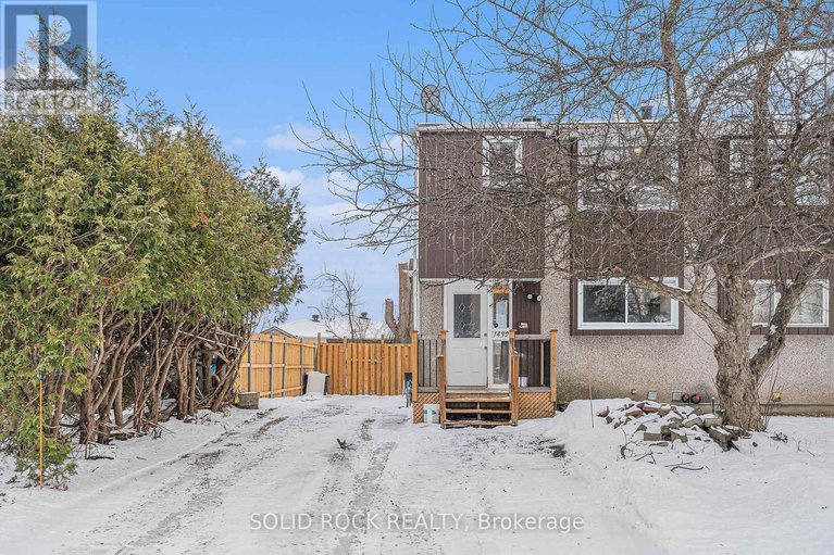 1432 Leigh Crescent