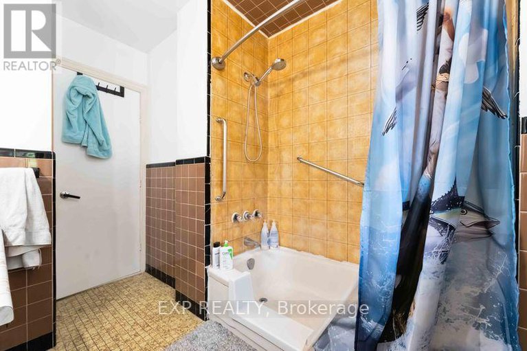 28788281/878-ivanhoe-avenue/queensway-terrace-north/ottawa/ontario/K2B5S5_21