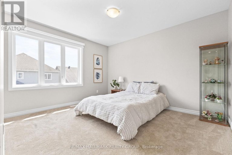 28811812/254-gracewood-crescent/blossom-parkkemp-parkfindlay-creek/ottawa/ontario/K1T0J1_26