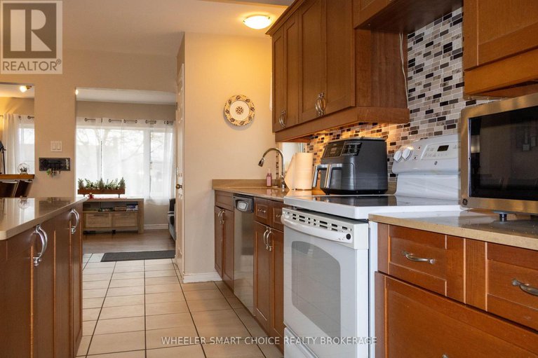 29136480/17-adam-dixon-avenue/long-sault/south-stormont/ontario/K0C1P0_8