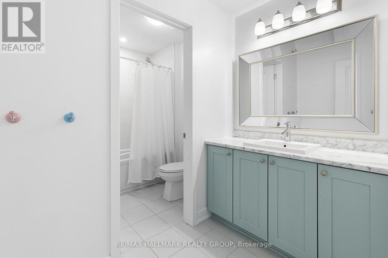 28477772/258-fountainhead-drive/mer-bleuebradley-estatesanderson-park/ottawa/ontario/K1W0H4_26