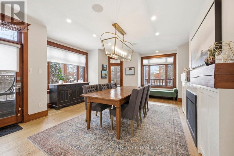 29616442/483-golden-avenue/mckellarhighland/ottawa/ontario/K2A2E4_3