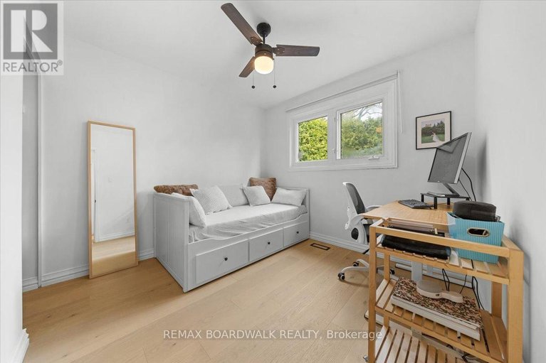 29678419/19-spring-garden-avenue/meadowlandscrestview/ottawa/ontario/K2G3B1_22