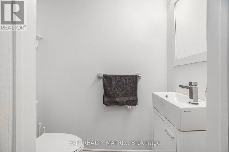 29440006/697-levac-drive/fallingbrookpineridge/ottawa/ontario/K4A2R3_17