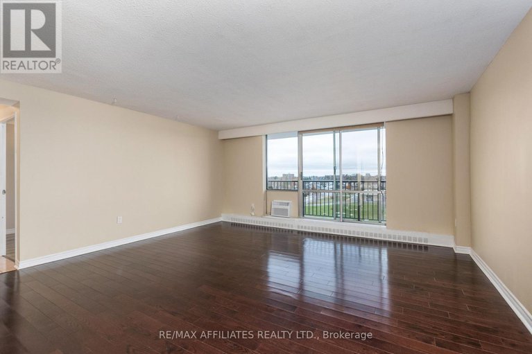 29148629/709-2400-virginia-drive/urbandale-acres/ottawa/ontario/K1H8L3_6