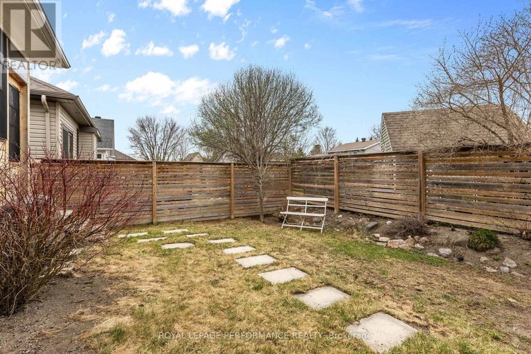 29486299/597-robert-hill-street/almonte/mississippi-mills/ontario/K0A1A0_28