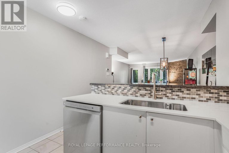 28606239/2-55-steele-park-private/cyrville/ottawa/ontario/K1J0J2_9