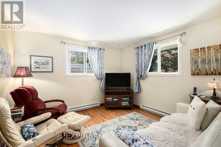 28653576/277-allbirch-road/constance-bay/ottawa/ontario/K0A3M0_13