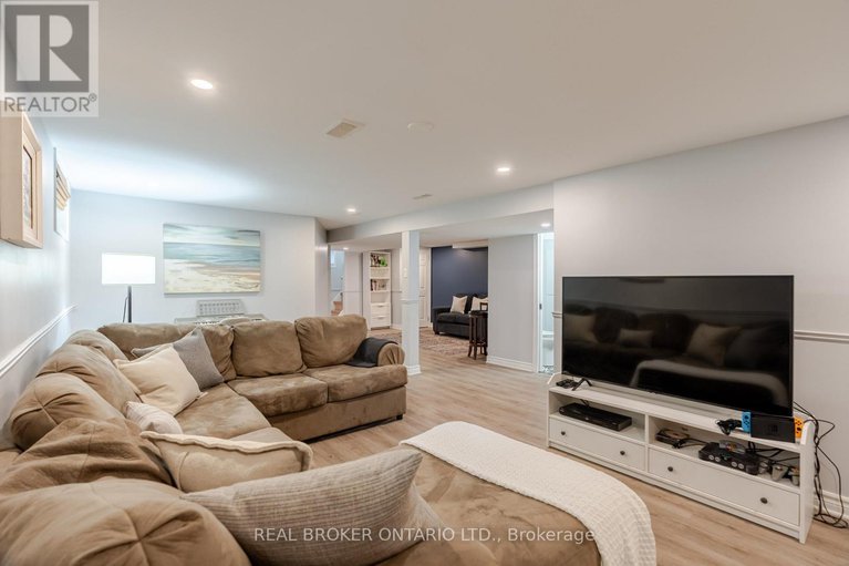 28961795/2070-cornish-street/elmvale-acresurbandale/ottawa/ontario/K1G2R8_22