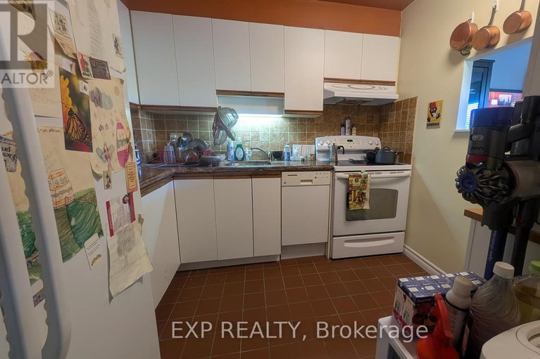 28890063/518-20-chesterton-drive/borden-farmstewart-farmcarleton-heightsparkwood-hills/ottawa/ontario/K2E6Z7_4