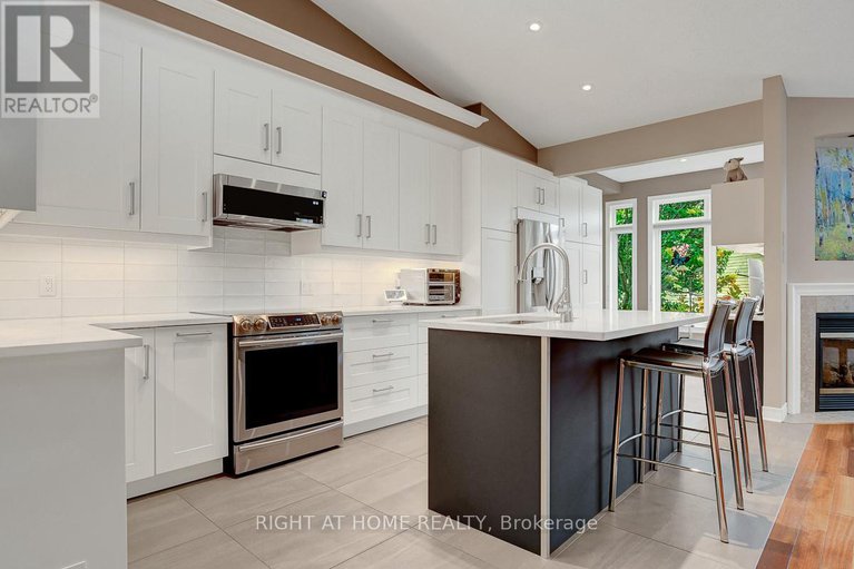 29155365/36-sable-run-drive/stittsville-central/ottawa/ontario/K2S1W8_8