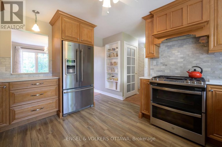 28821513/6258-richmond-road/south-of-fallowfield-road/ottawa/ontario/K0A2Z0_17