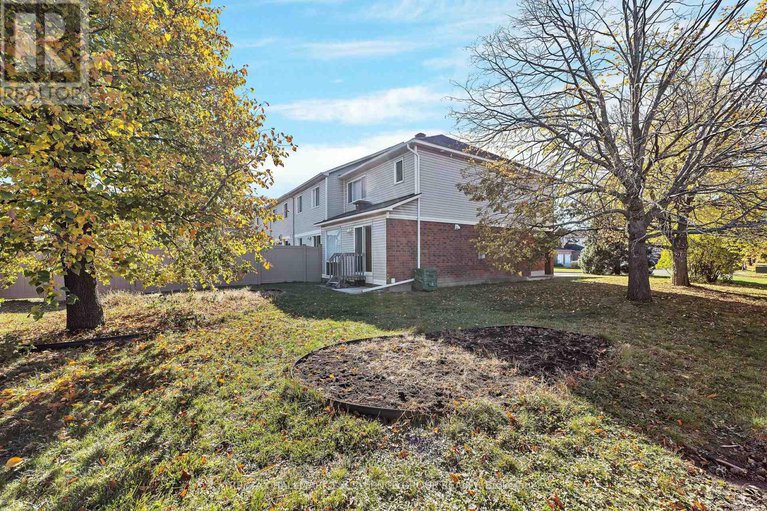 29046718/1556-tonilee-drive/carson-grove/ottawa/ontario/K1J1C1_42