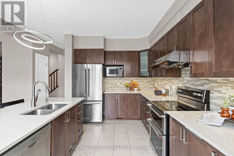 28459727/24-knockaderry-crescent/half-moon-bay/ottawa/ontario/K2J6H2_19