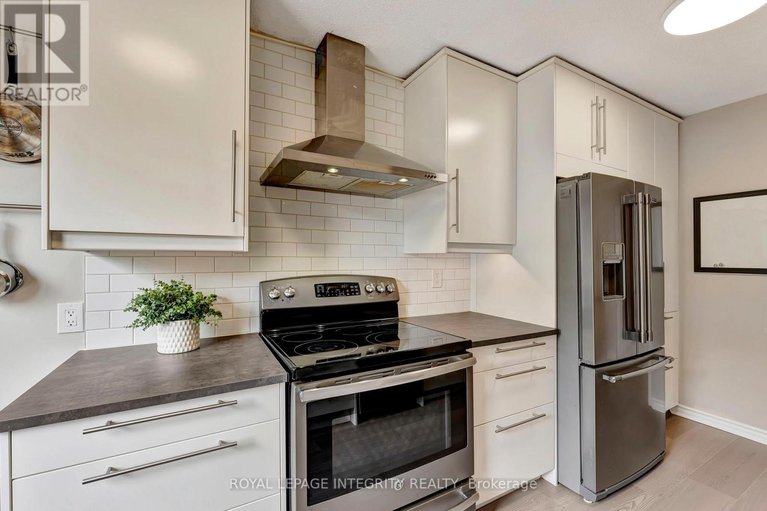 28814849/66-tarquin-crescent/westcliffe-estates/ottawa/ontario/K2H8J9_14
