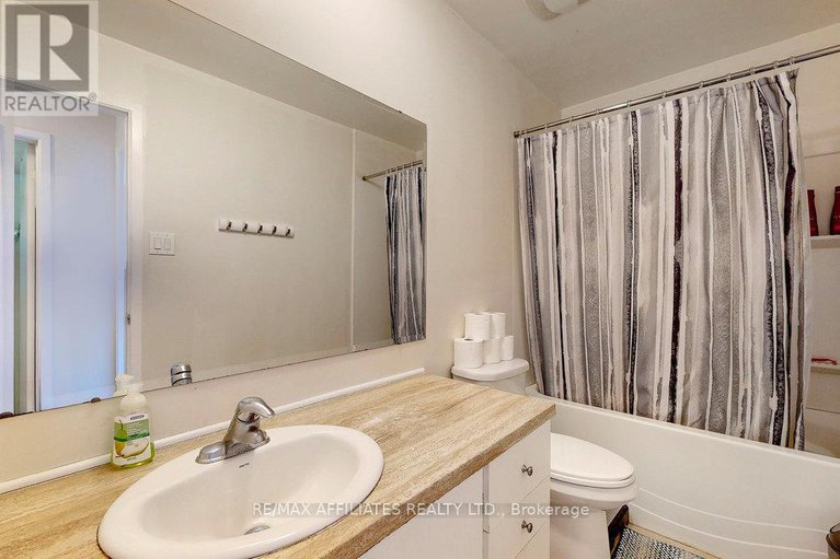 28551721/41-41-bering-court/katimavik/ottawa/ontario/K2L2B8_15