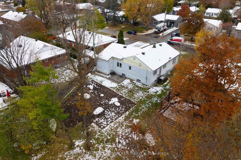 29110851/2243-hillary-avenue/alta-vista/ottawa/ontario/K1H7H7_29