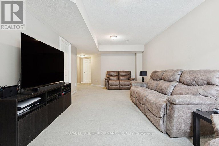 29402071/303-bryarton-street/chapel-hill/ottawa/ontario/K1C7R5_29