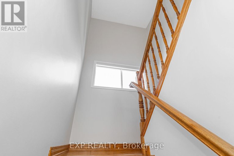 28799326/6084a-vineyard-drive/convent-glen/ottawa/ontario/K1C2M5_19
