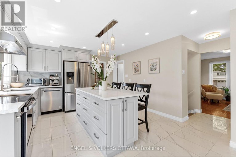 29420206/97-queensline-drive/bruce-farmgraham-parkqualicumbellands/ottawa/ontario/K2H7J6_11