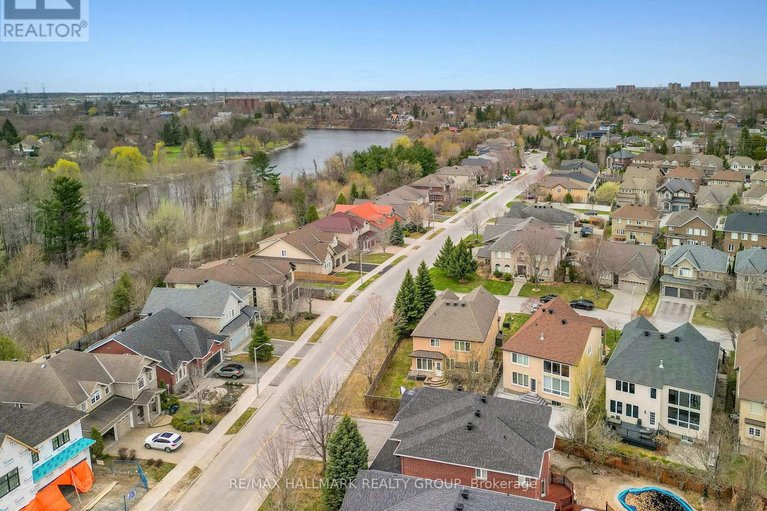 29678413/300-amita-crescent/mooneys-bay/ottawa/ontario/K2C4H9_38