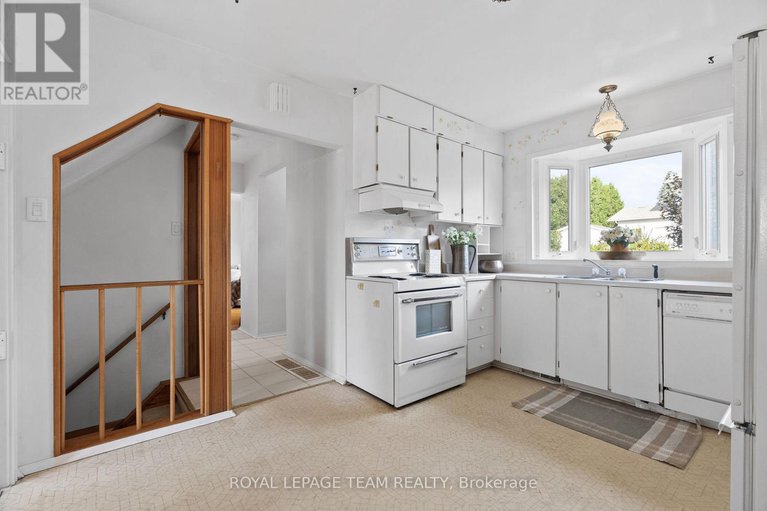 28819886/95-coburn-avenue/glencairnhazeldean/ottawa/ontario/K2L1G4_15