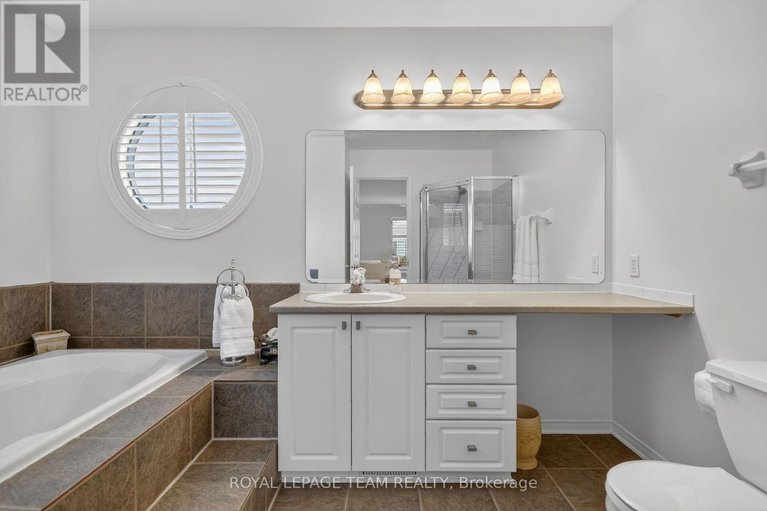 29471661/3113-apple-hill-drive-s/upper-hunt-club/ottawa/ontario/K1T3Z2_29